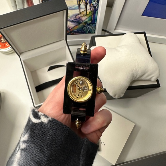 Gucci Black and Gold Watch - Picture 9 of 15